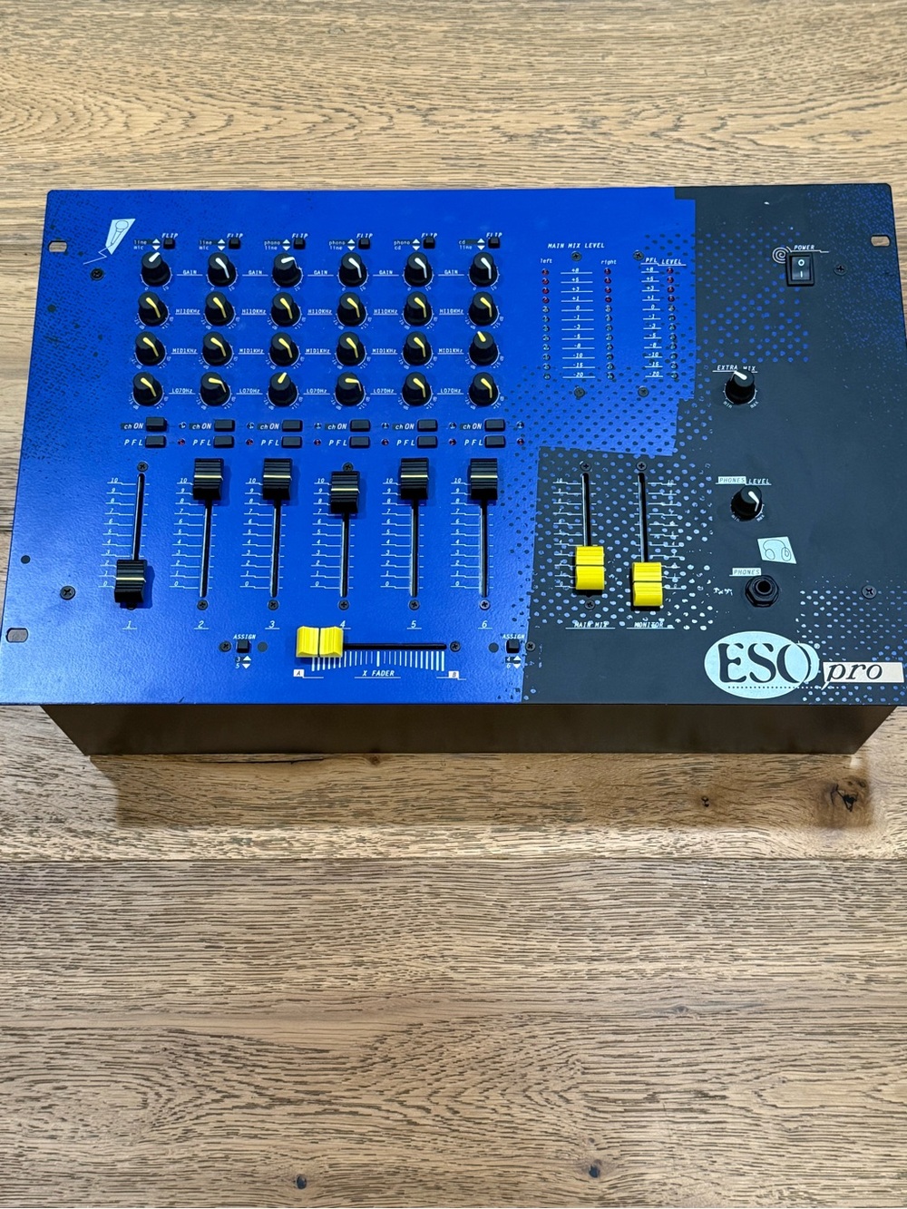 ESQ Pro Blue DJ Mixer with Yellow Fader Caps